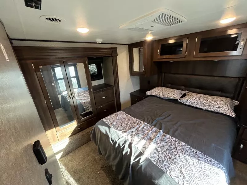 used Fifth Wheel Trailers Jayco Talon for sale, in Fargo, ND Thumbnail 36