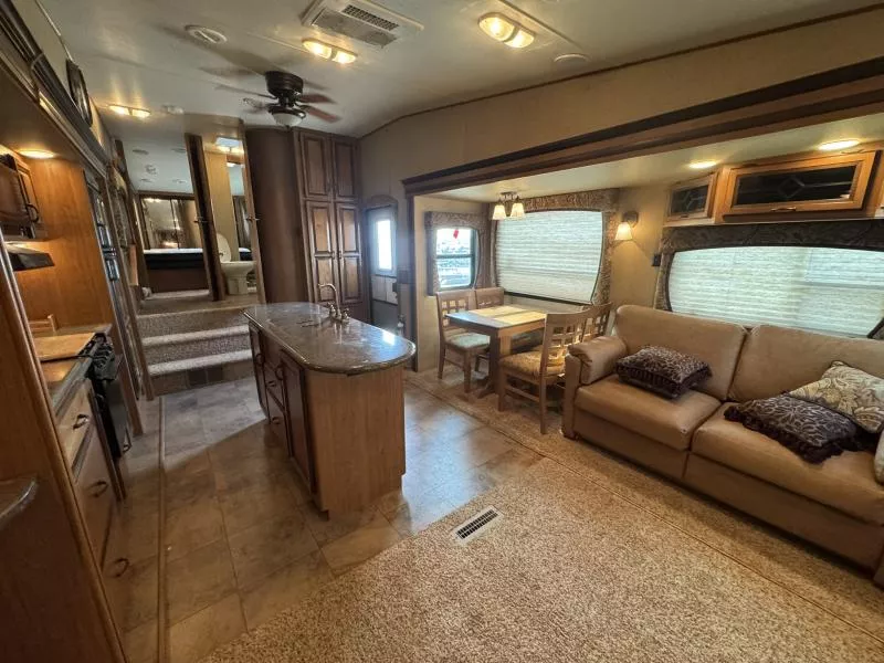 used Fifth Wheel Trailers CrossRoads RV  for sale, in Fargo, ND Thumbnail 24