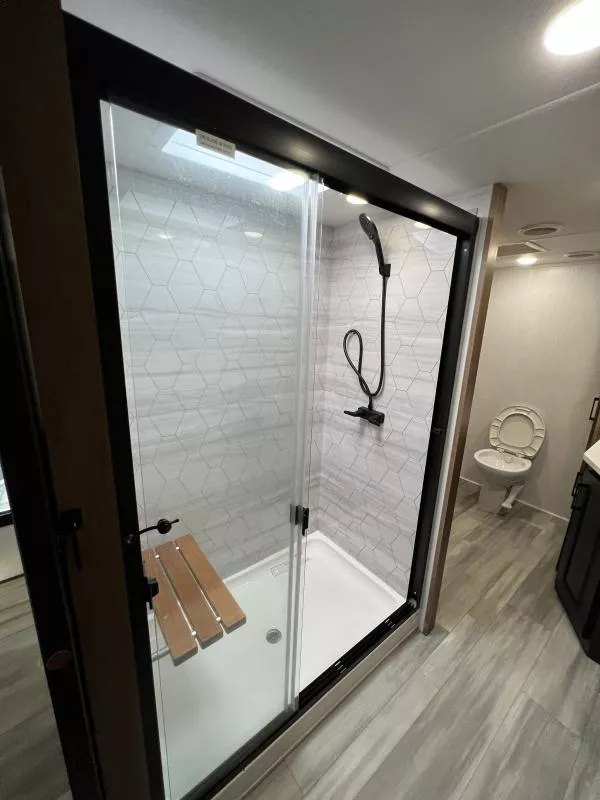 used Fifth Wheel Trailers Heartland RV Bighorn for sale, in Fargo, ND Thumbnail 29