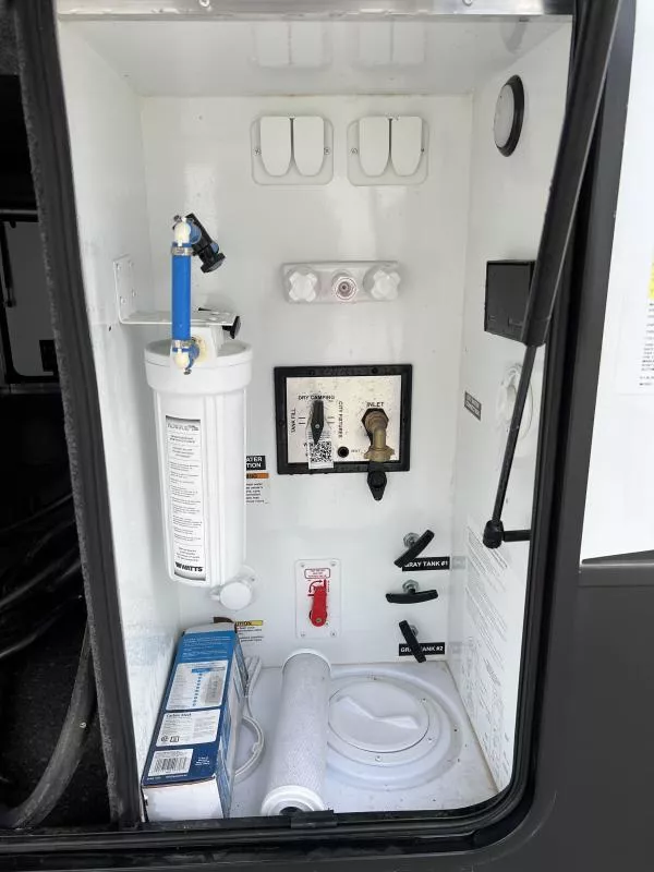 used Fifth Wheel Trailers Heartland RV Bighorn for sale, in Fargo, ND Thumbnail 9