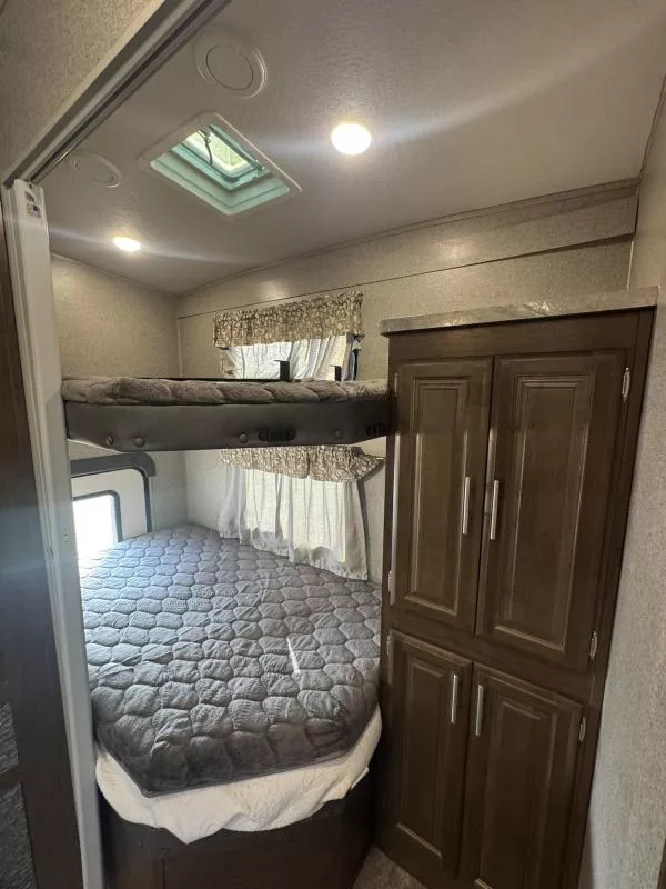 used Fifth Wheel Trailers Forest River  for sale, in Fargo, ND Thumbnail 49