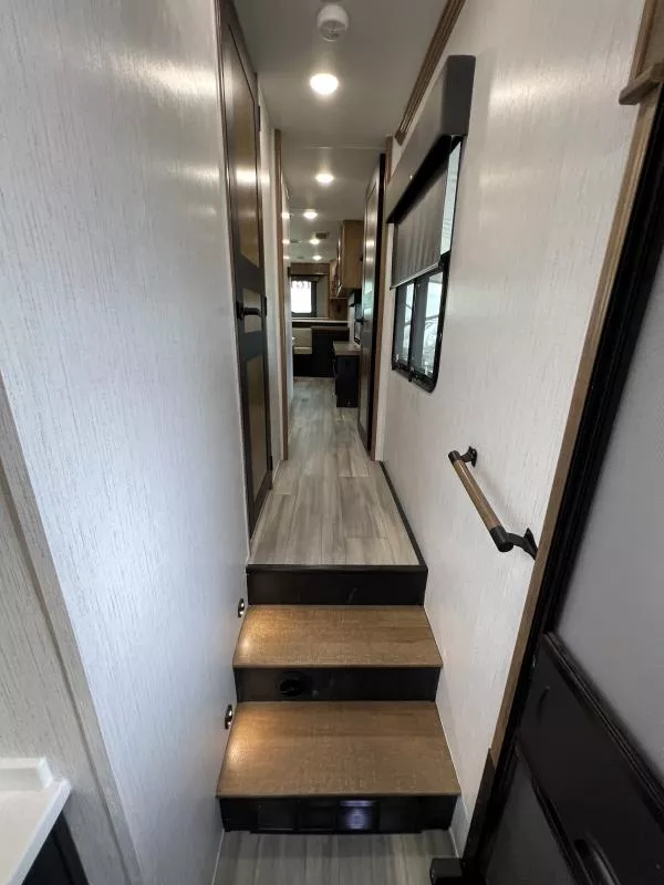 used Fifth Wheel Trailers Heartland RV Bighorn for sale, in Fargo, ND Thumbnail 19