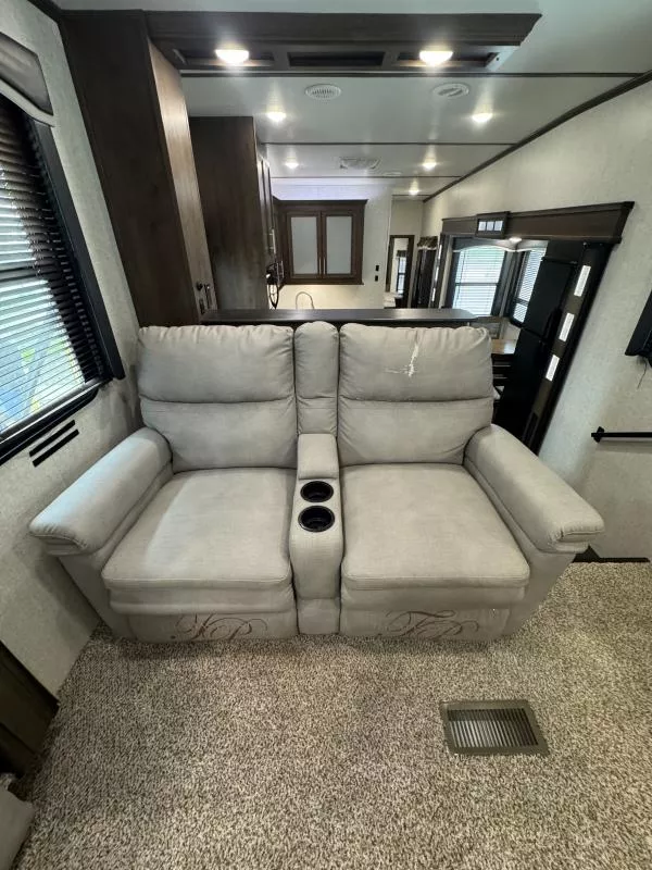 used Travel Trailers Keystone RV Keystone RV for sale, in Fargo, ND Thumbnail 28