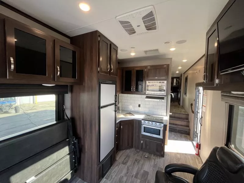 used Fifth Wheel Trailers Jayco Talon for sale, in Fargo, ND Thumbnail 20