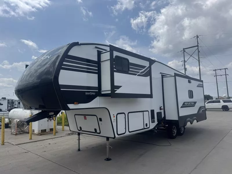 new Fifth Wheel Trailers Grand Design RV Grand Design for sale, in Fargo, ND Thumbnail 7