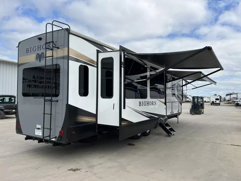 used Fifth Wheel Trailers Heartland RV Bighorn for sale, in Fargo, ND Thumbnail 3