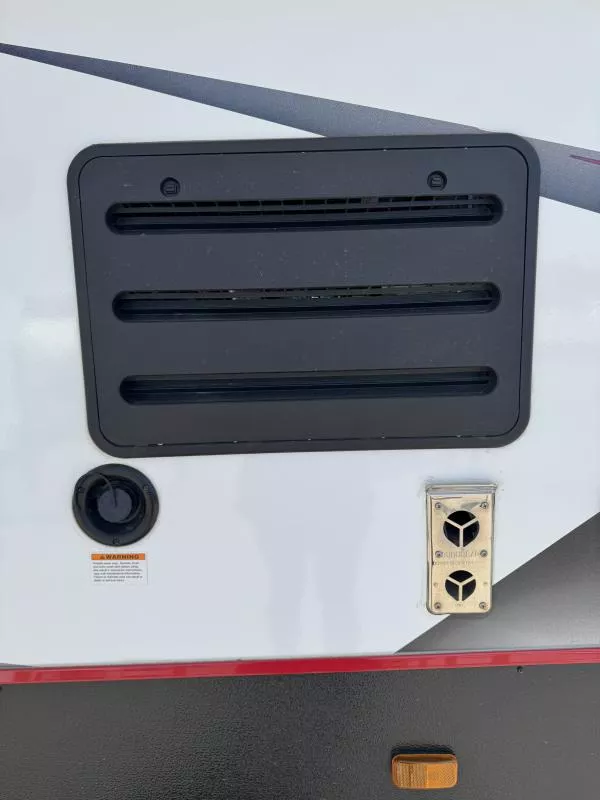 used Toy Haulers Cruiser RV Cruiser for sale, in Fargo, ND Thumbnail 15