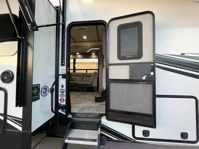 new Toy Haulers Grand Design RV Momentum for sale, in Fargo, ND Thumbnail 16
