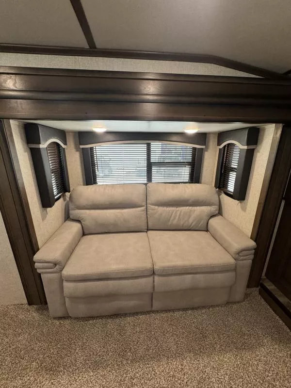 used Travel Trailers Keystone RV Keystone RV for sale, in Fargo, ND Thumbnail 26