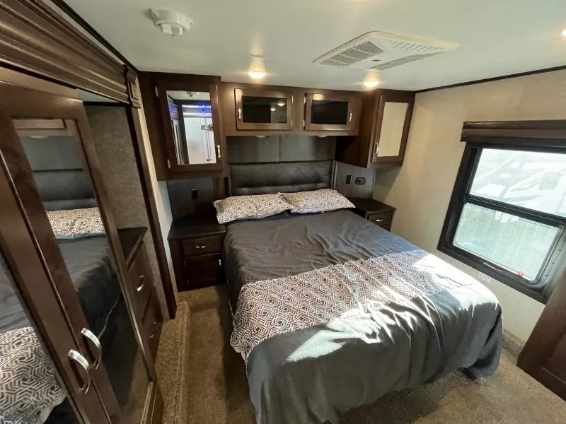 used Fifth Wheel Trailers Jayco Talon for sale, in Fargo, ND Thumbnail 32