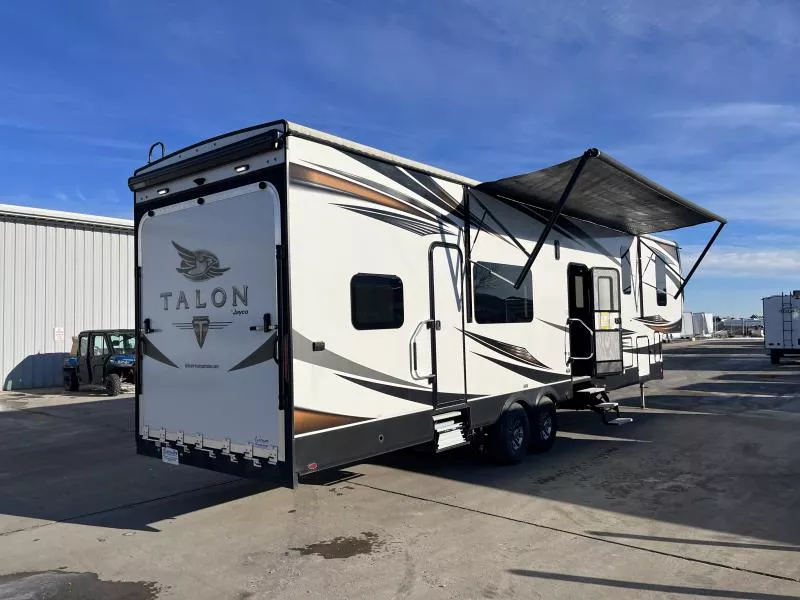 used Fifth Wheel Trailers Jayco Talon for sale, in Fargo, ND Thumbnail 4
