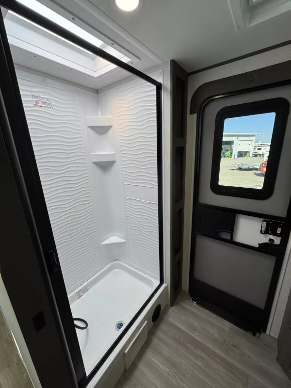new Travel Trailers Grand Design RV Grand Design for sale, in Fargo, ND Thumbnail 31