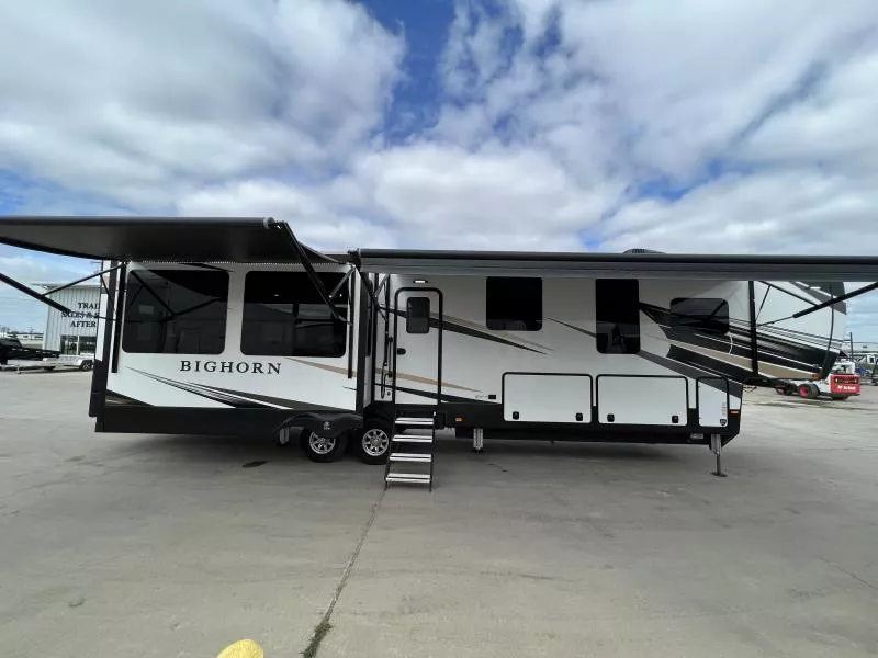 used Fifth Wheel Trailers Heartland RV Bighorn for sale, in Fargo, ND Thumbnail 2