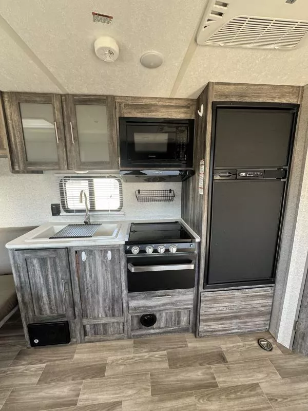 used Toy Haulers Forest River Salem FSX Platinum for sale, in Fargo, ND Thumbnail 14