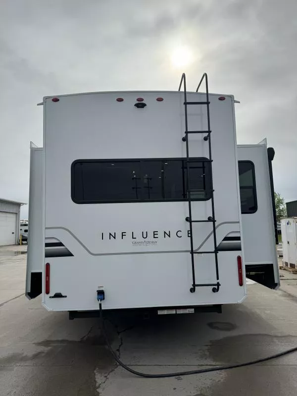 new Fifth Wheel Trailers Grand Design RV Influence for sale, in Fargo, ND Thumbnail 4
