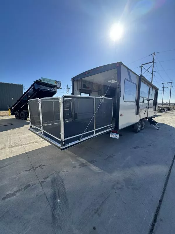 used Toy Haulers Forest River Salem FSX Platinum for sale, in Fargo, ND Thumbnail 8