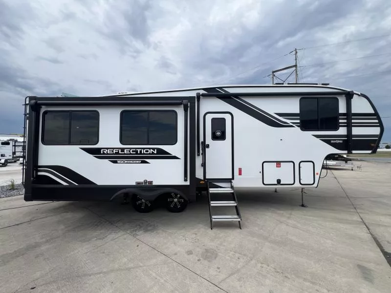 new Fifth Wheel Trailers Grand Design RV Grand Design for sale, in Fargo, ND Thumbnail 2