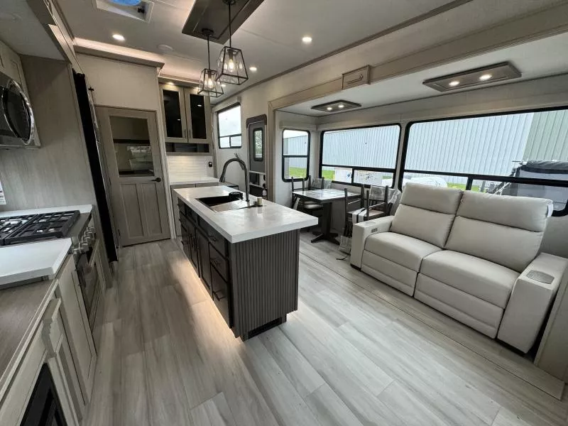 new Fifth Wheel Trailers Grand Design RV Influence for sale, in Fargo, ND Thumbnail 24