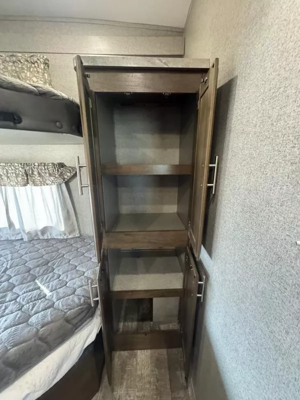 used Fifth Wheel Trailers Forest River  for sale, in Fargo, ND Thumbnail 50