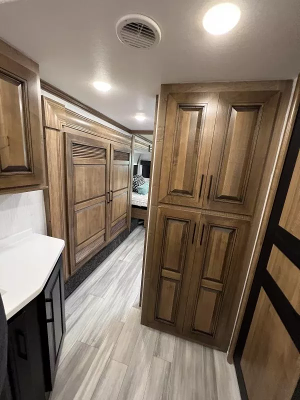 used Fifth Wheel Trailers Heartland RV Bighorn for sale, in Fargo, ND Thumbnail 25