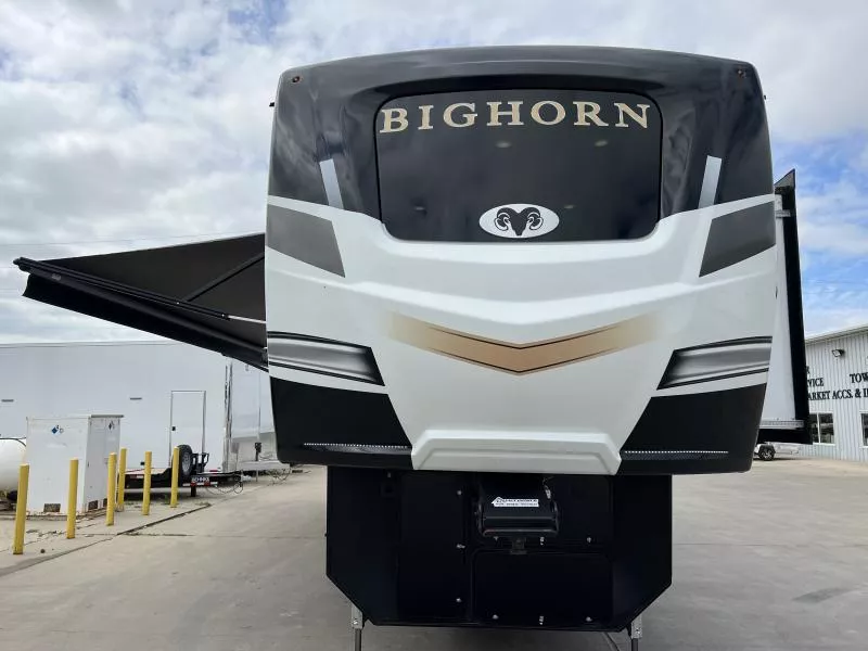 used Fifth Wheel Trailers Heartland RV Bighorn for sale, in Fargo, ND Thumbnail 8