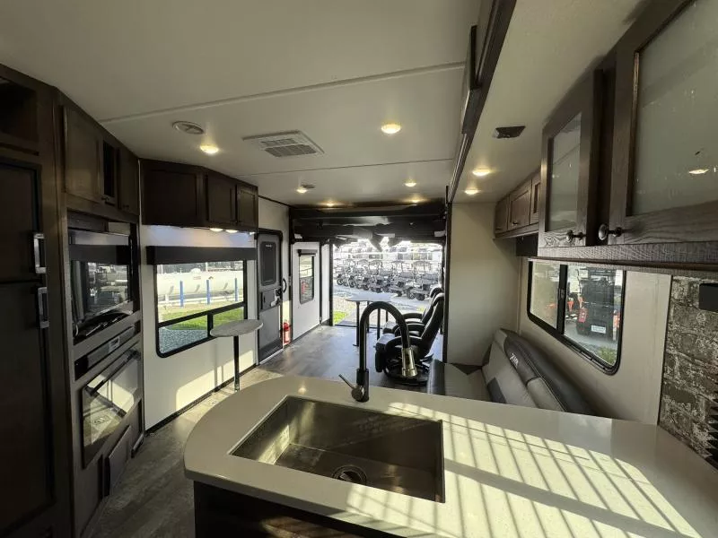 used Toy Haulers Forest River  for sale, in Fargo, ND Thumbnail 18