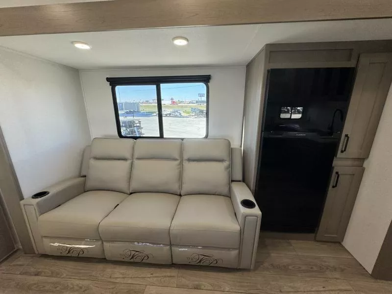 new Fifth Wheel Trailers Grand Design RV  for sale, in Fargo, ND Thumbnail 34