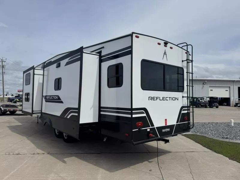 new Fifth Wheel Trailers Grand Design RV Grand Design for sale, in Fargo, ND Thumbnail 6