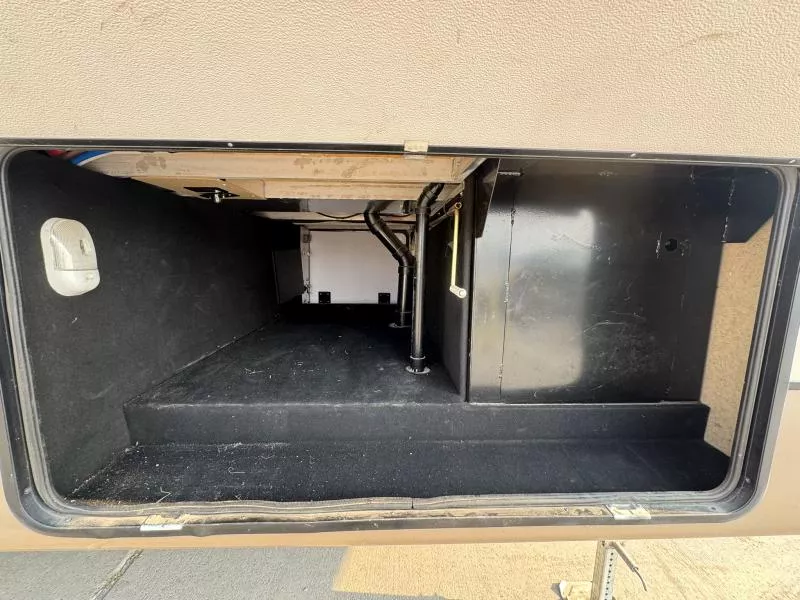 used Fifth Wheel Trailers CrossRoads RV  for sale, in Fargo, ND Thumbnail 19