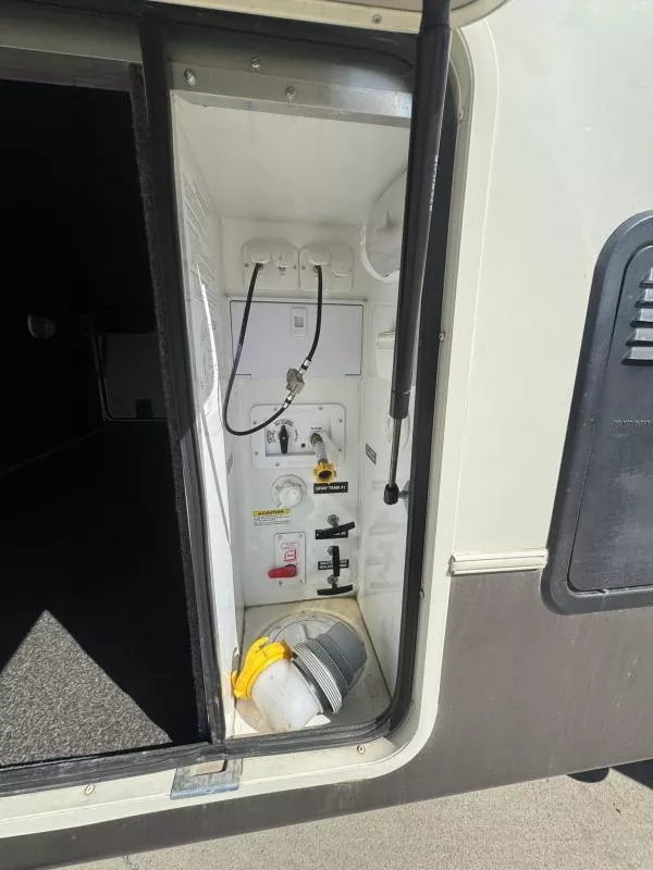 used Fifth Wheel Trailers Heartland RV  for sale, in Fargo, ND Thumbnail 12