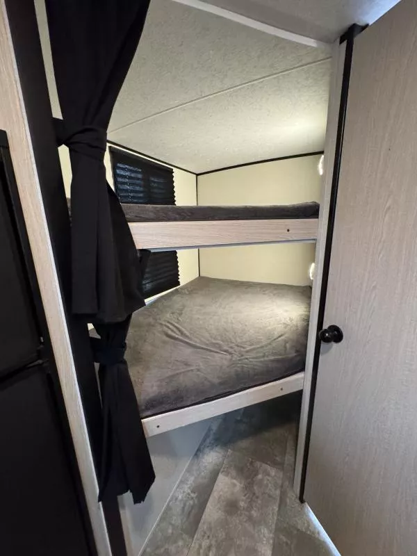 used Travel Trailers Coachmen Coachmen for sale, in Fargo, ND Thumbnail 36