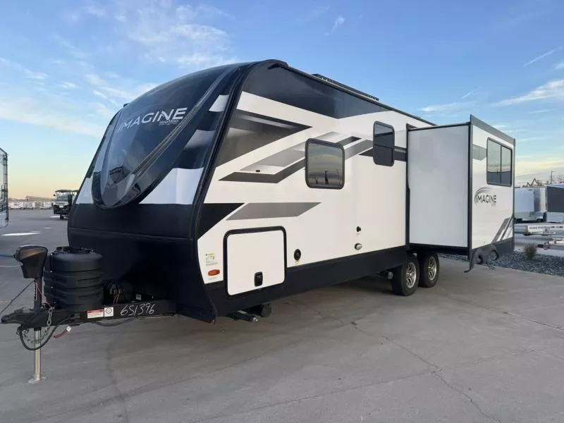 used Travel Trailers Grand Design RV Imagine for sale, in Fargo, ND Thumbnail 7