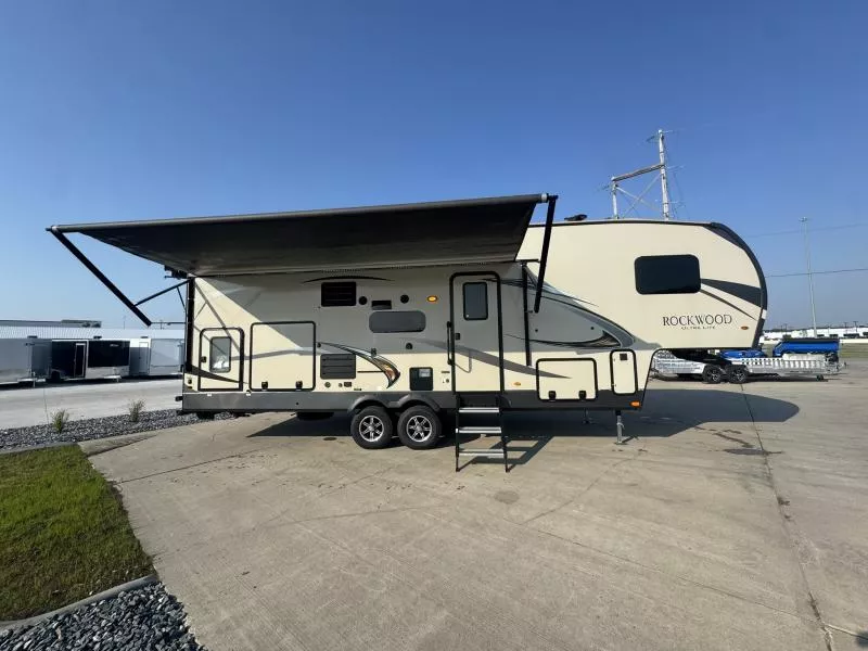 used Fifth Wheel Trailers Forest River  for sale, in Fargo, ND Thumbnail 9