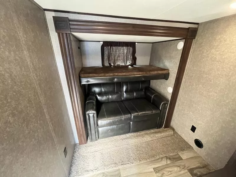 used Fifth Wheel Trailers Jayco Talon for sale, in Fargo, ND Thumbnail 15