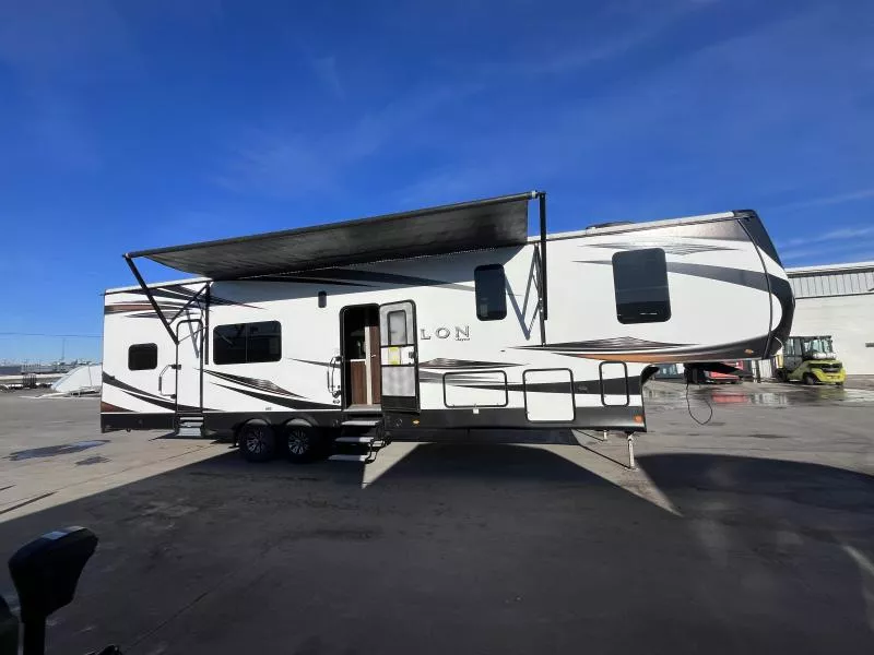 used Fifth Wheel Trailers Jayco Talon for sale, in Fargo, ND Thumbnail 2