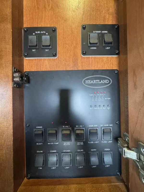 used Fifth Wheel Trailers Heartland RV  for sale, in Fargo, ND Thumbnail 32