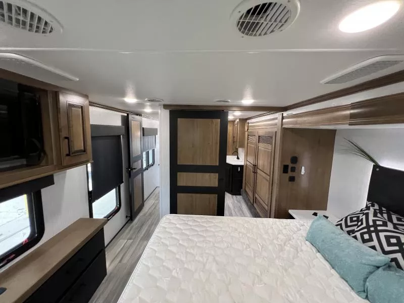 used Fifth Wheel Trailers Heartland RV Bighorn for sale, in Fargo, ND Thumbnail 23