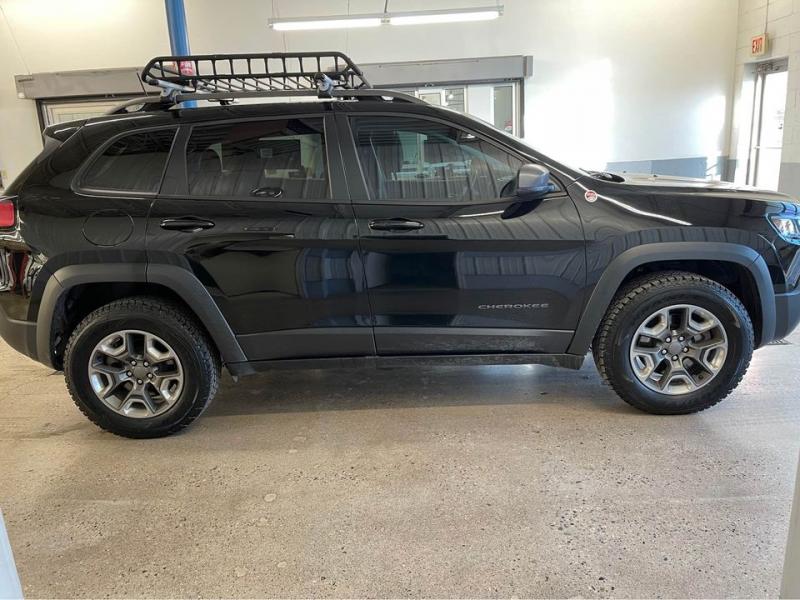 2019 Jeep Cherokee Trailhawk ND Trailer Dealer Ultimate Trailers