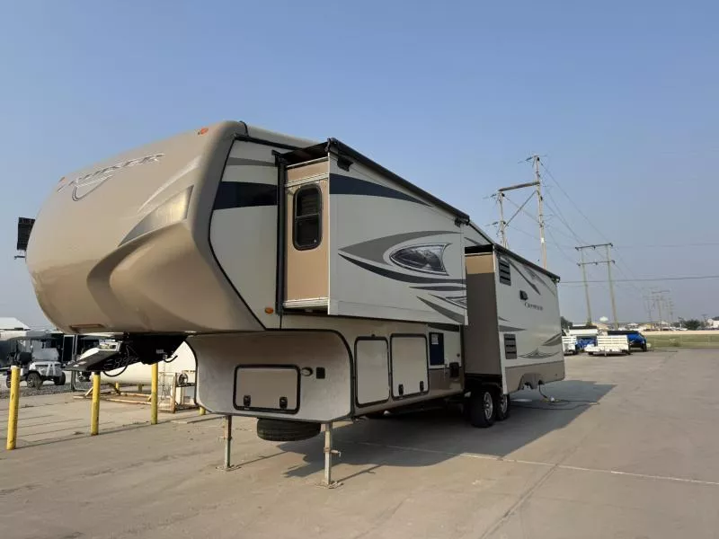 2012 CrossRoads RV Cruiser Sahara 330SS