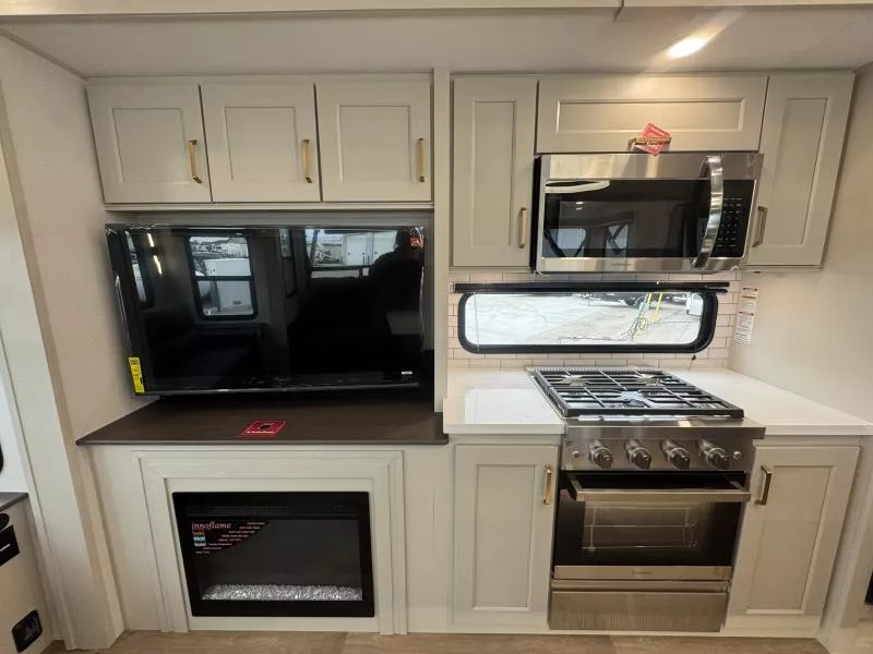 new Fifth Wheel Trailers Grand Design RV  for sale, in Fargo, ND Thumbnail 6