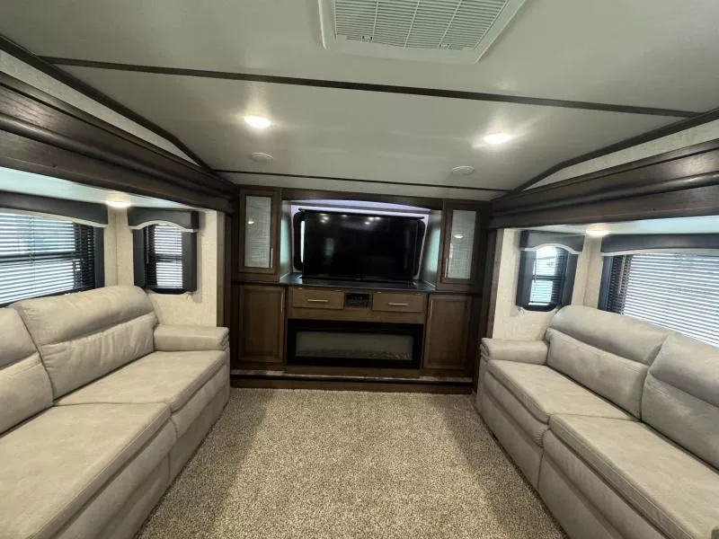 used Travel Trailers Keystone RV Keystone RV for sale, in Fargo, ND Thumbnail 25