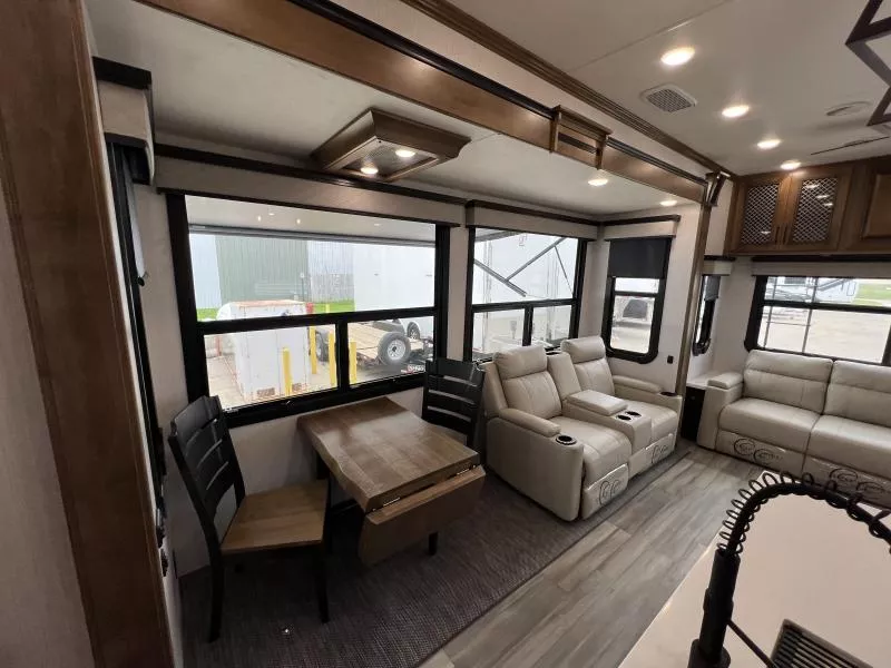 used Fifth Wheel Trailers Heartland RV Bighorn for sale, in Fargo, ND Thumbnail 14