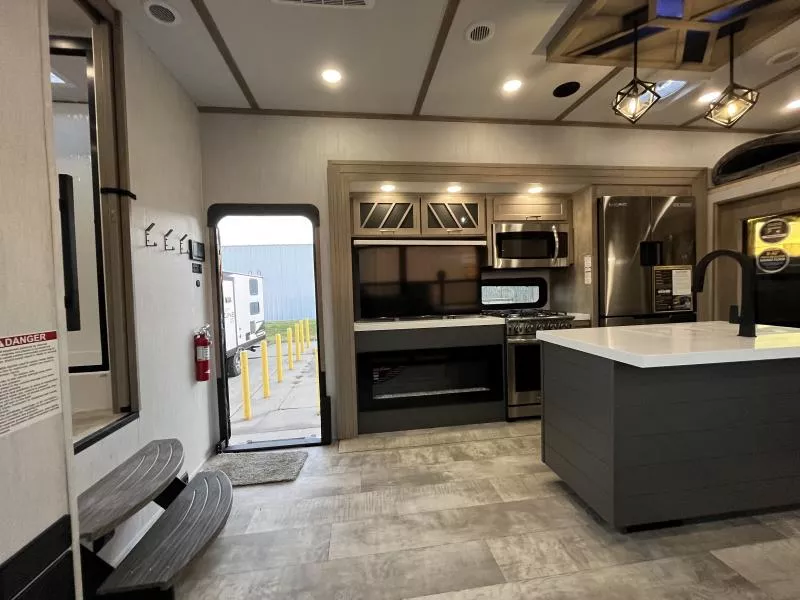 new Toy Haulers Grand Design RV Momentum for sale, in Fargo, ND Thumbnail 32