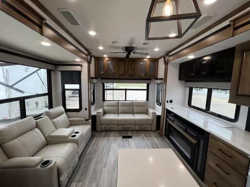 used Fifth Wheel Trailers Heartland RV Bighorn for sale, in Fargo, ND Thumbnail 15