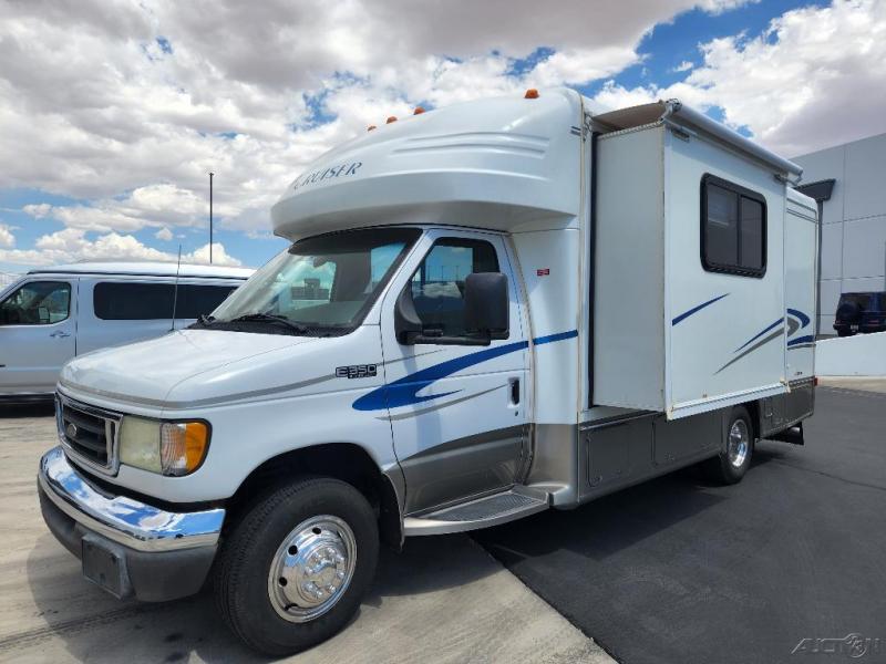 2003 Gulf Stream Coach Gulf Stream B Touring Cruiser 5230 Class C RV 2003 Gulf Stream Coach Gulf Stream B Touring Cruiser 5230 Class C RV