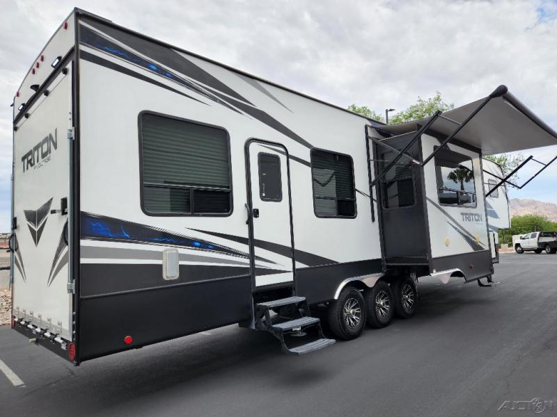 2020 Dutchmen Mfg 3951 Toy Hauler 2020 Dutchmen Mfg 3951 Toy Hauler