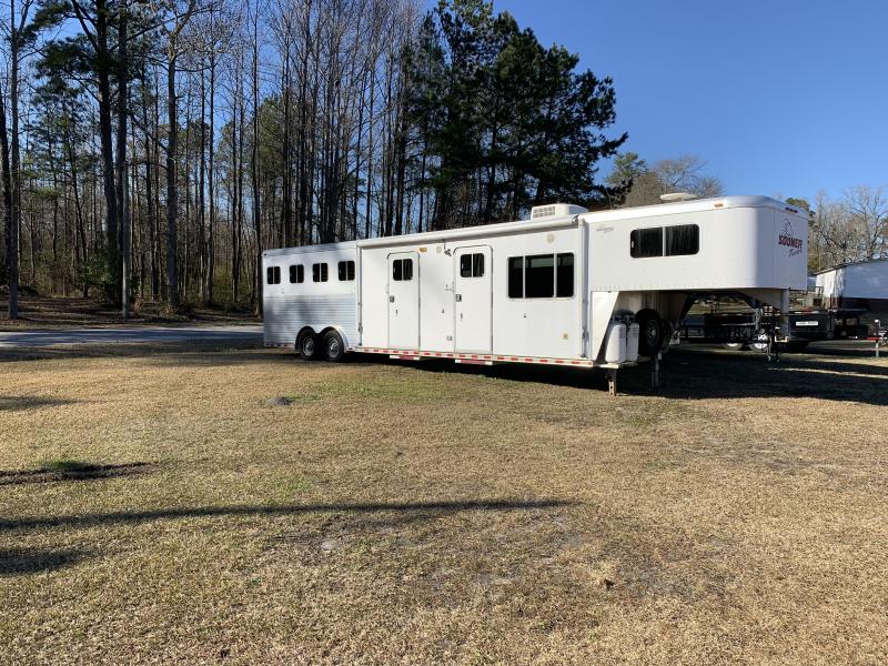 2002 Sooner 4H Whisper Plus Horse Trailer 2002 Sooner 4H Whisper Plus Horse Trailer
