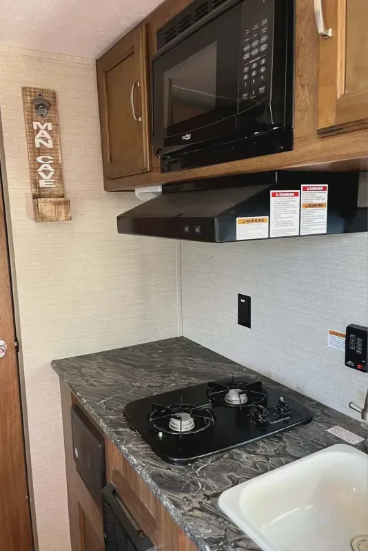 used Travel Trailers Keystone RV Travel Trailer for sale, in Arvada, CO Thumbnail 6