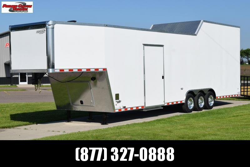 BRAVO STAR 38' GOOSENECK PULLING TRACTOR TRAILER BRAVO STAR 38' GOOSENECK PULLING TRACTOR TRAILER