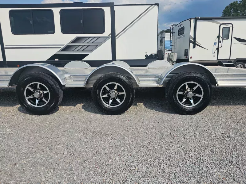 used Car Haulers / Racing Trailers Sundowner Trailers  for sale, in Ringgold, GA Thumbnail 3